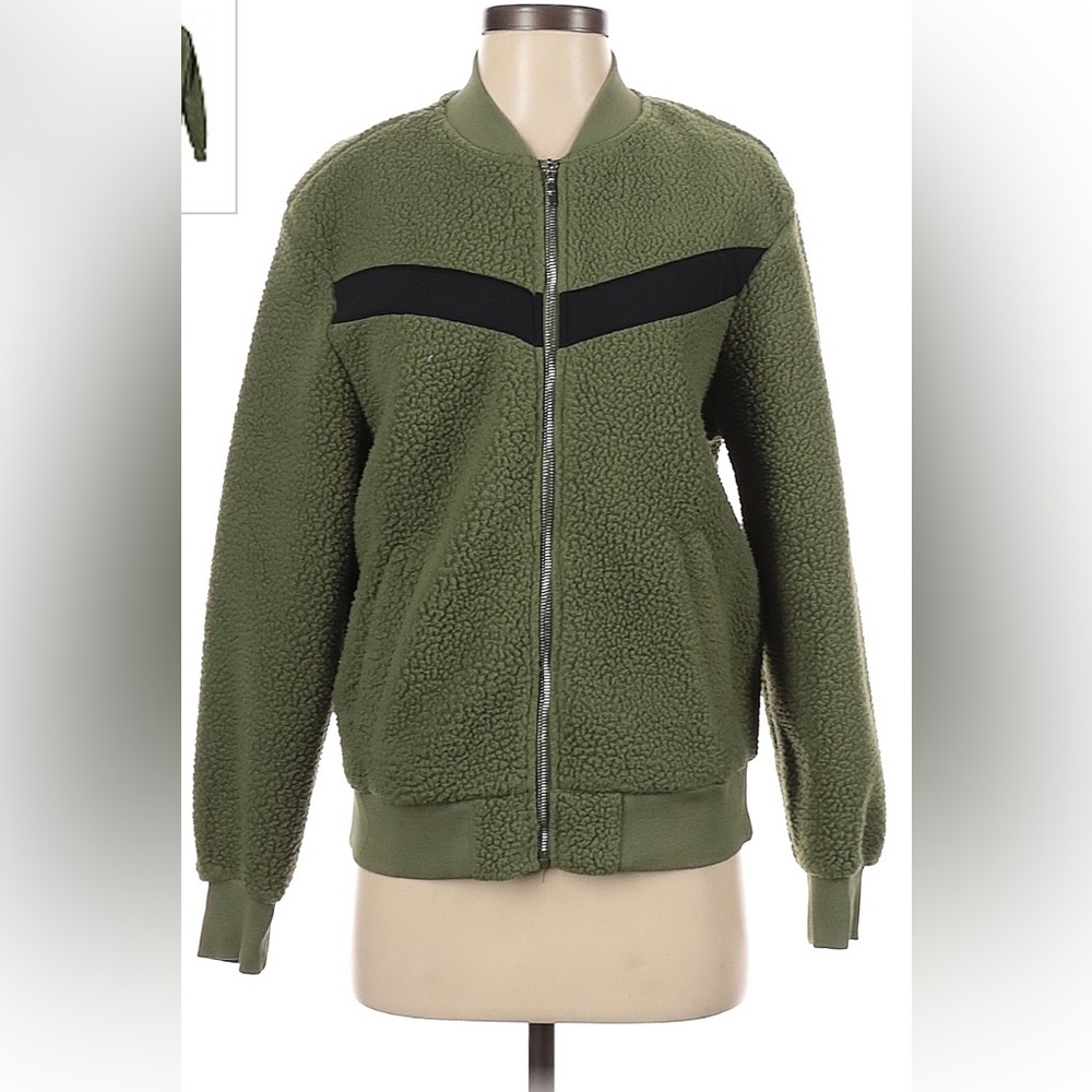 Zyia Flying V Fleece jacket in Olive